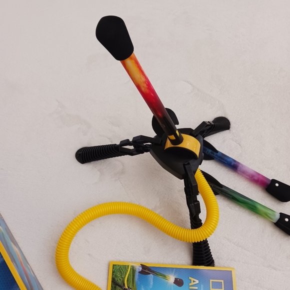 National Geographic Light-Up Air Rockets - Picture 3 of 8